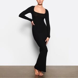 Like New - Skims Long Sleeve Dress in Onyx (XL)
